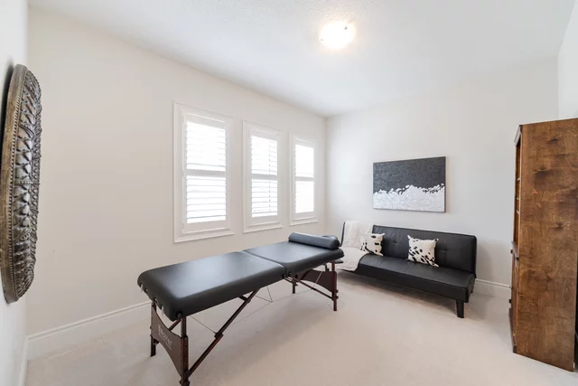 31 Golden Hawk Drive, Hamilton - photo 50