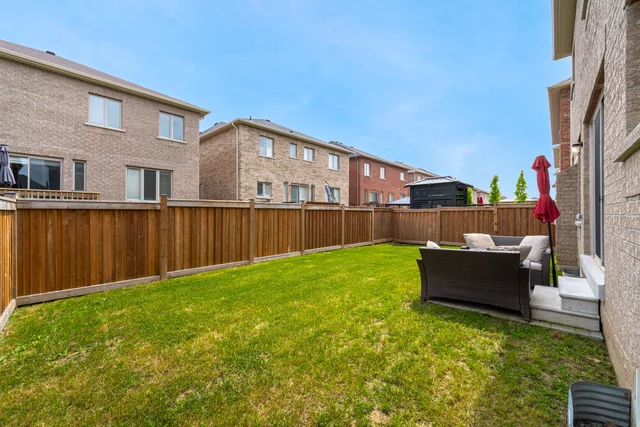 31 Golden Hawk Drive, Hamilton - photo 53
