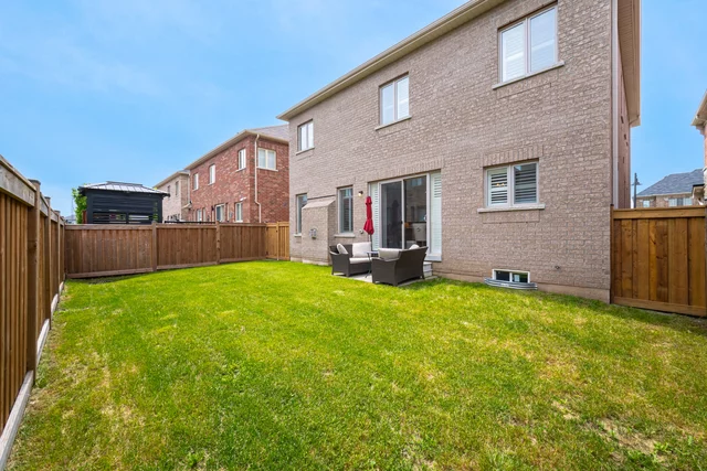 31 Golden Hawk Drive, Hamilton - photo 54