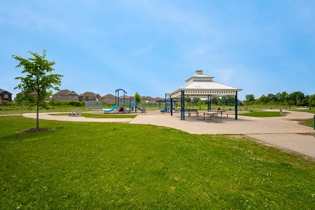 31 Golden Hawk Drive, Hamilton - photo 57