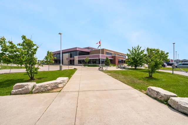 31 Golden Hawk Drive, Hamilton - photo 59