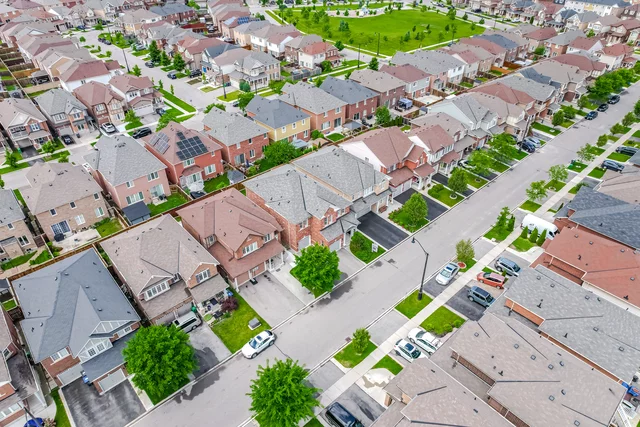 29 Miracle Trail, Brampton - photo 4