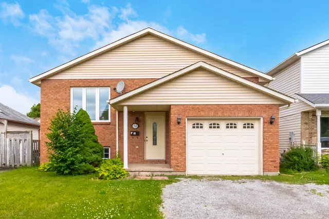 36 Poplar Crescent, Welland - photo 1