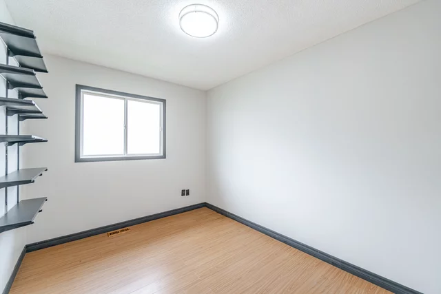 36 Poplar Crescent, Welland - photo 23