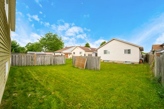 36 Poplar Crescent, Welland - photo 56