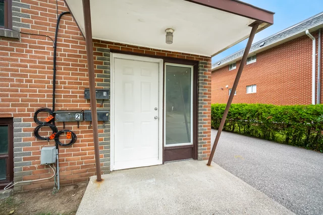 349 Frontenac Avenue, Oshawa - photo 7