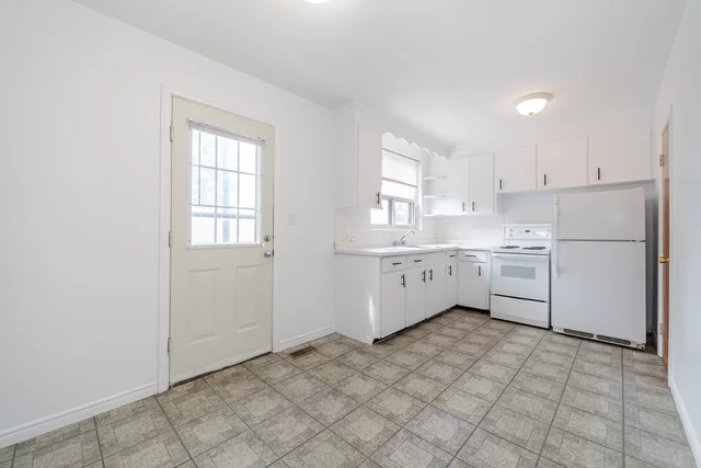 349 Frontenac Avenue, Oshawa - photo 15