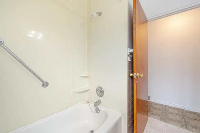 349 Frontenac Avenue, Oshawa - photo 26