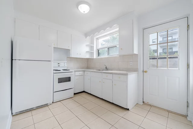 349 Frontenac Avenue, Oshawa - photo 57