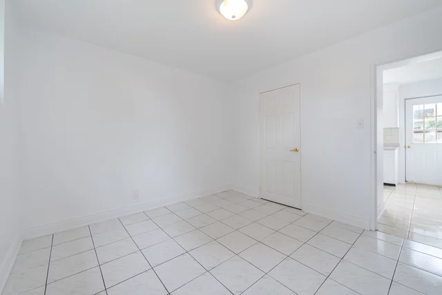 349 Frontenac Avenue, Oshawa - photo 61