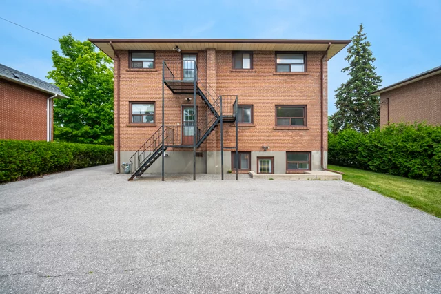 349 Frontenac Avenue, Oshawa - photo 71