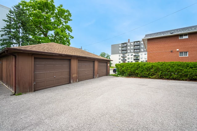 349 Frontenac Avenue, Oshawa - photo 75