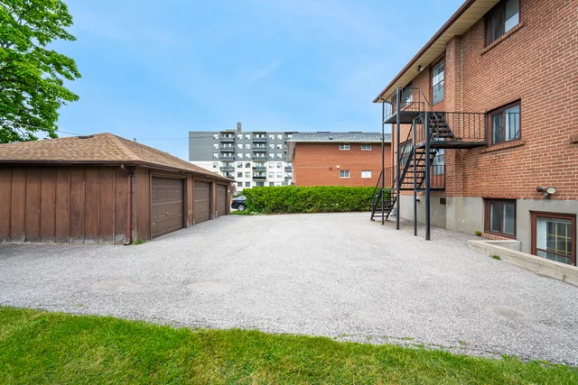 349 Frontenac Avenue, Oshawa - photo 76