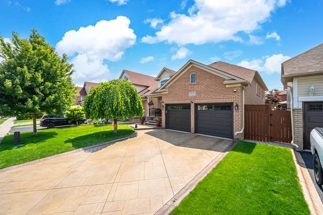 208 Van Scott Drive, Brampton - photo 4