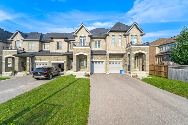 49 Walter Proctor Road, East Gwillimbury - photo 2