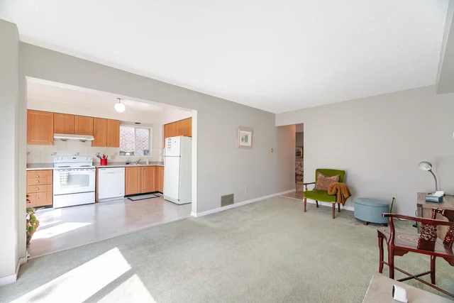 21 Grantown Avenue, Scarborough - photo 17