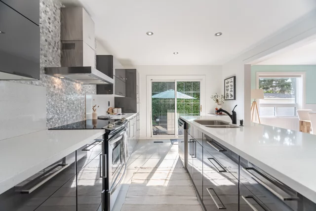 351 Lynn Place, Oakville - photo 16