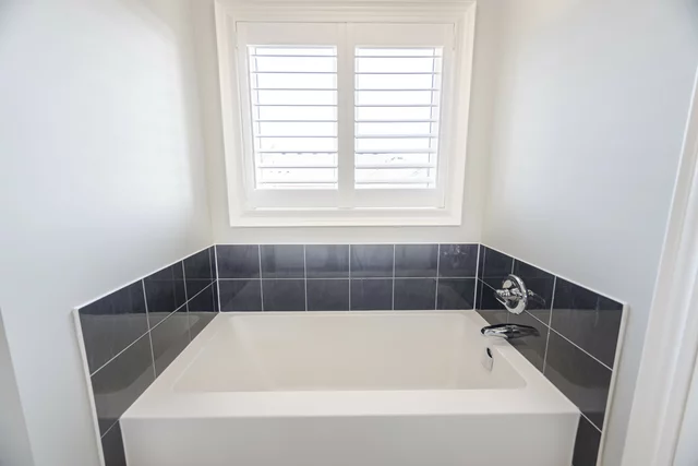 127 Holbrook Court, Milton - photo 37