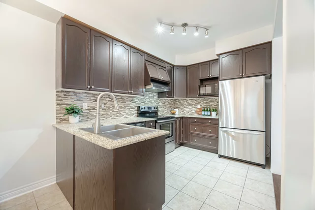 2461 Grand Oak Trail, Oakville - photo 17