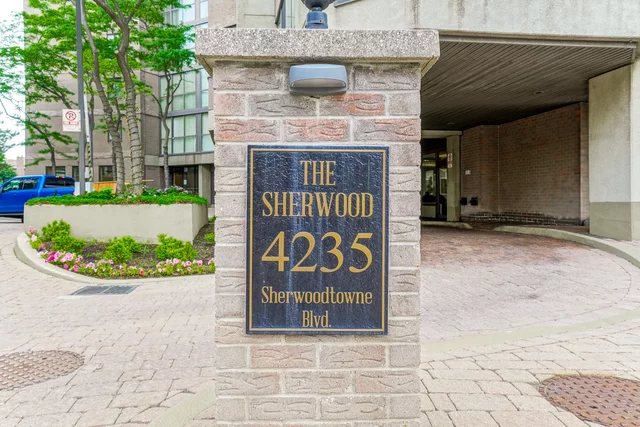 #1707-4235 Sherwoodtowne Boulevard, Mississauga - photo 2