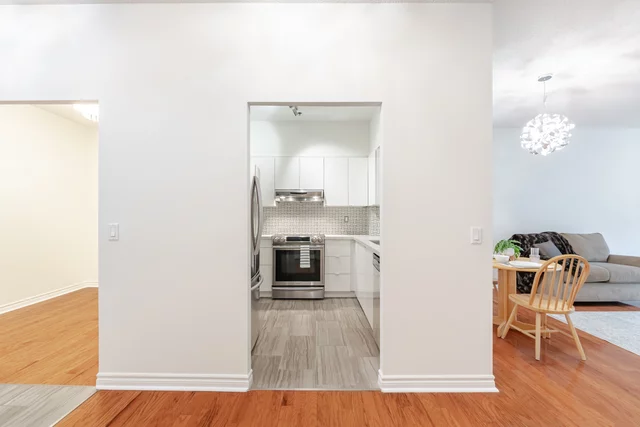 #1116-100 Burloak Drive, Burlington - photo 8