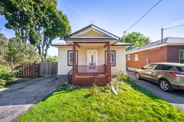 139 Gladstone Avenue, Oshawa - photo 1
