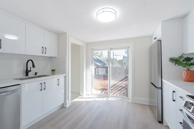 139 Gladstone Avenue, Oshawa - photo 16