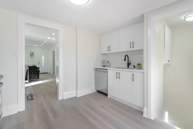 139 Gladstone Avenue, Oshawa - photo 24