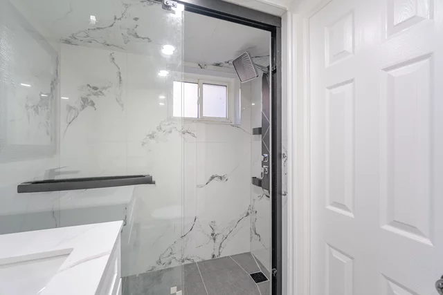 139 Gladstone Avenue, Oshawa - photo 32