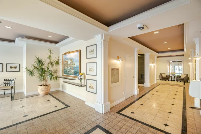 #307-121 Woodbridge Avenue, Vaughan - photo 3