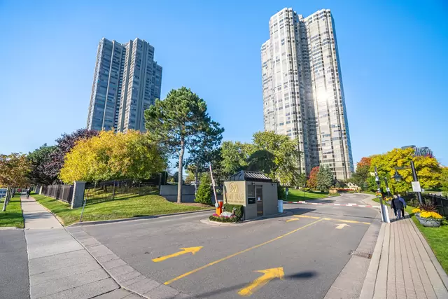 #3708-1 Palace Pier Court, Etobicoke - photo 1