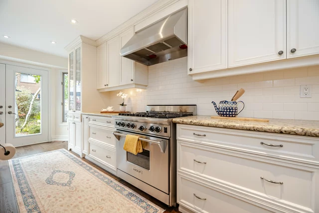 1095 Old Oak Drive, Oakville - photo 18