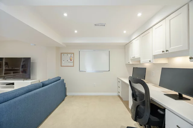 1095 Old Oak Drive, Oakville - photo 42