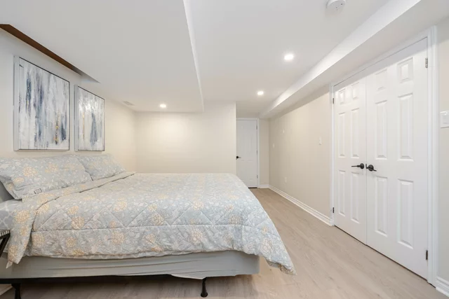1095 Old Oak Drive, Oakville - photo 49