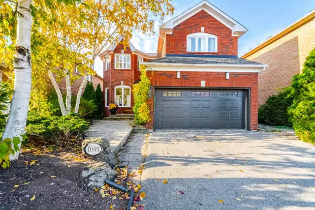 1095 Old Oak Drive, Oakville - photo 1