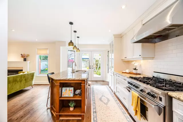 1095 Old Oak Drive, Oakville - photo 17