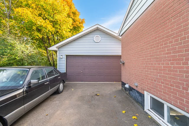 92 Miller Road, Oakville - photo 20