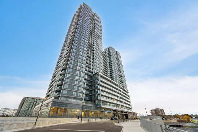 #B226-50 Upper Mall Way, Vaughan - photo 1