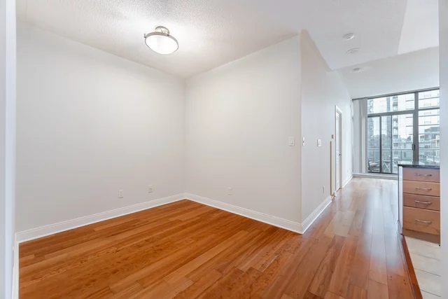 #709-18 Yorkville Avenue, Toronto - photo 11