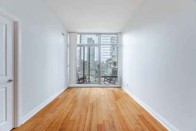 #709-18 Yorkville Avenue, Toronto - photo 13