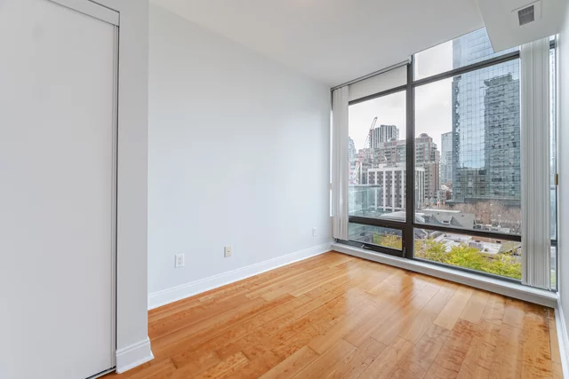 #709-18 Yorkville Avenue, Toronto - photo 22