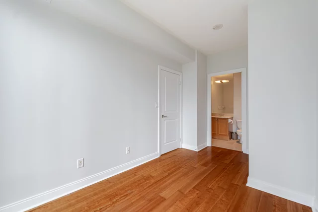 #709-18 Yorkville Avenue, Toronto - photo 25