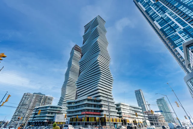 #1605-3900 Confederation Parkway, Mississauga - photo 1
