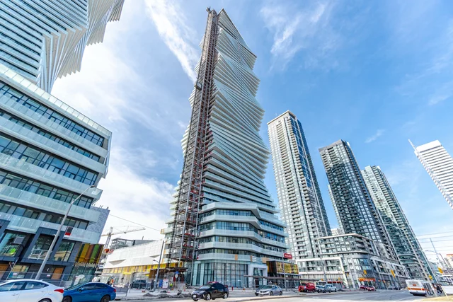 #1605-3900 Confederation Parkway, Mississauga - photo 3