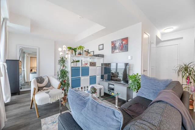 #1605-3900 Confederation Parkway, Mississauga - photo 21