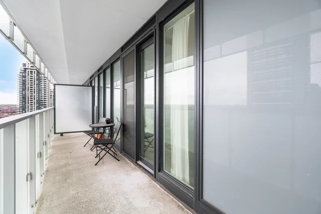#1605-3900 Confederation Parkway, Mississauga - photo 30