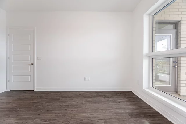 #107-490 Gordon Krantz Avenue, Milton - photo 18