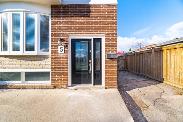 5 Merrydrew Court, Mississauga - photo 5