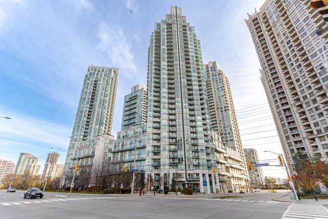 #PH01-3939 Duke of York Boulevard, Mississauga - photo 1