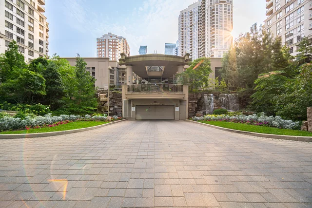 #2431-3888 Duke of York Boulevard, Mississauga - photo 2
